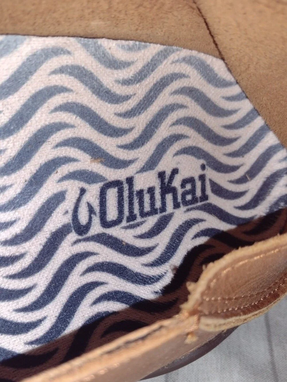 OluKai Men's Leather Slip-On Loafers (J1105)
